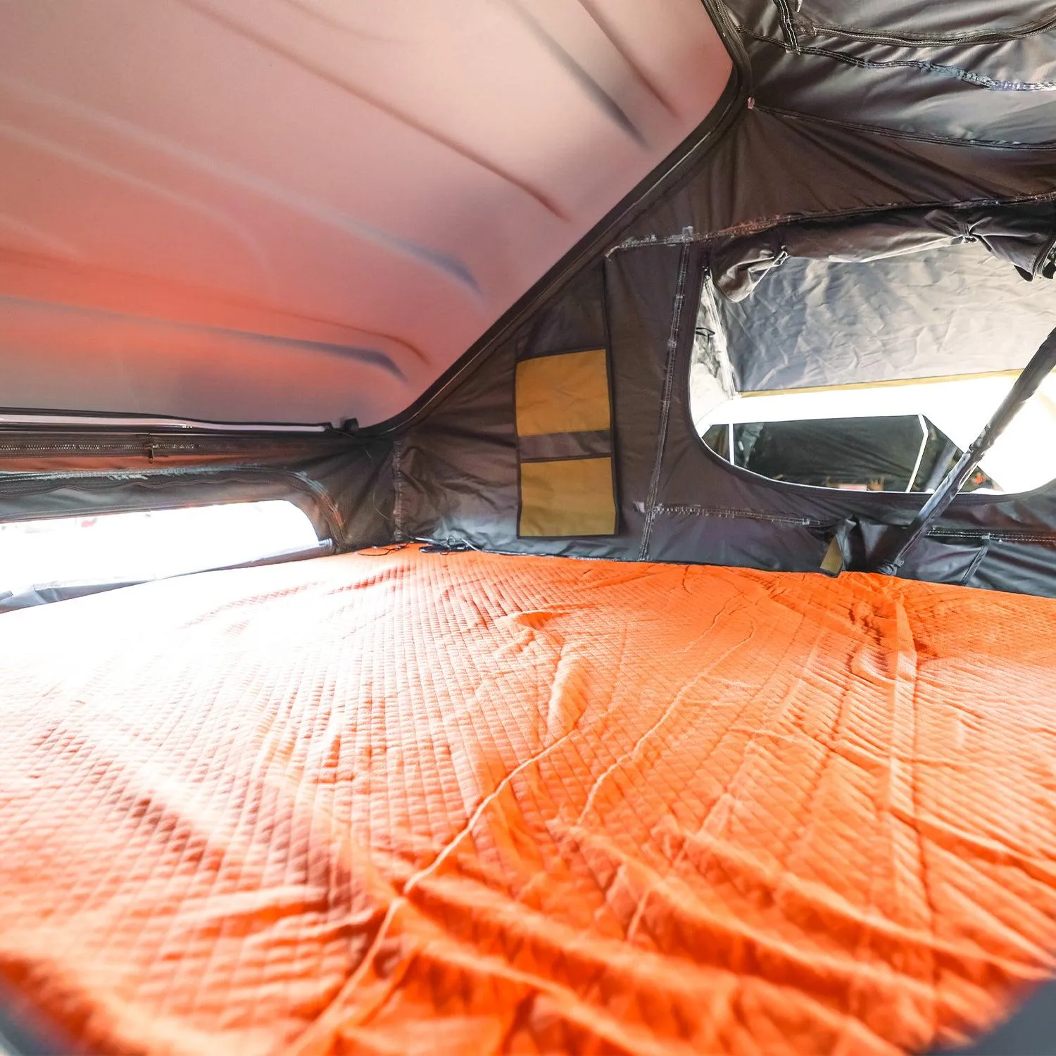 23 Zero ARMADILLO X2 hardshell roof top tent