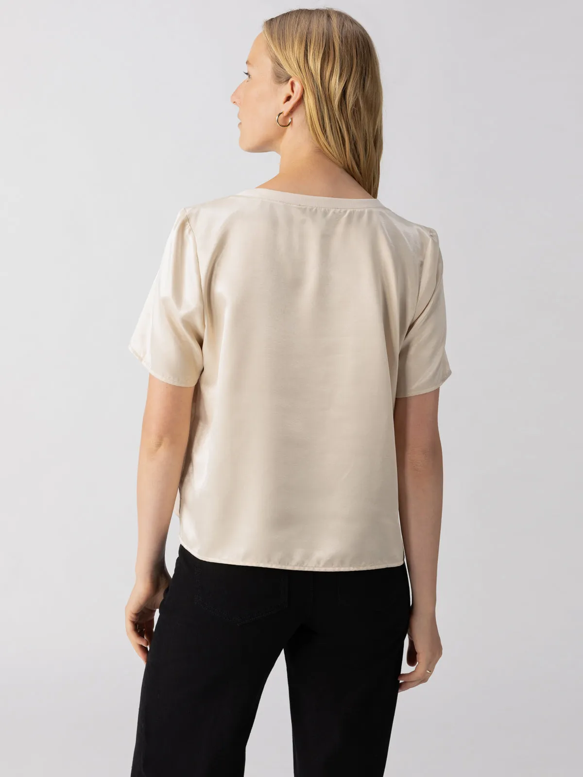 Timeless Satin Tee Toasted Almond